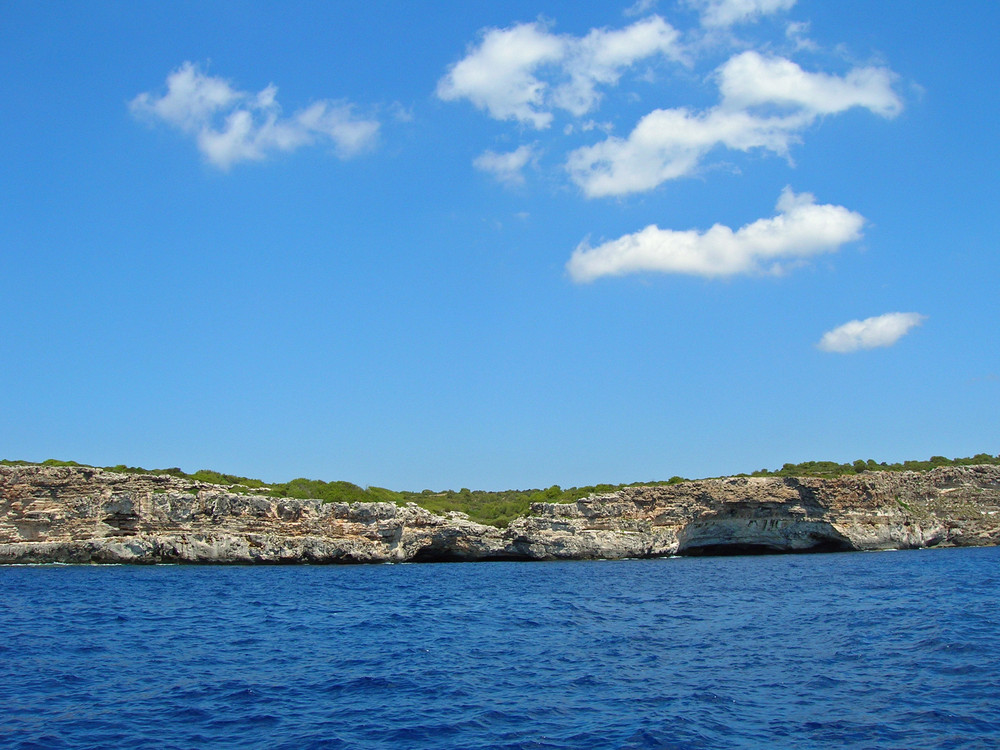 Steilküste vor Menorca