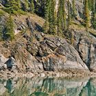 Steilufer auf dem Lake Laberge(Yukon)