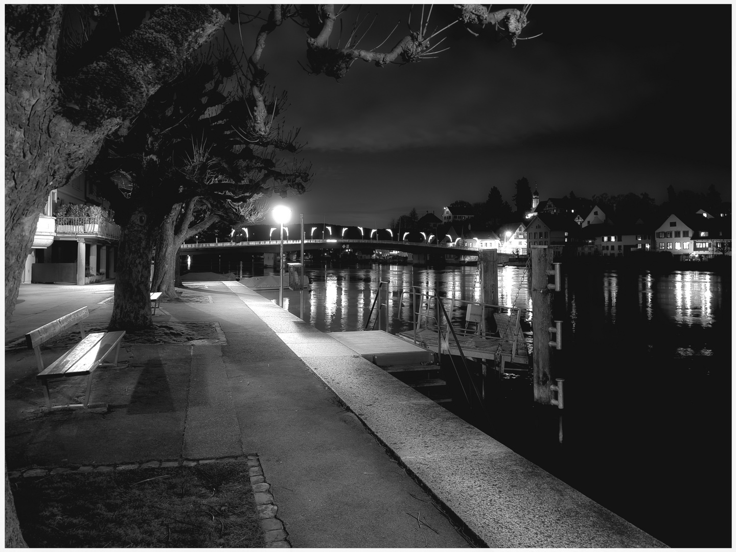 Stein am Rhein bei Nacht s/w