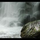 Stein am Wasserfall