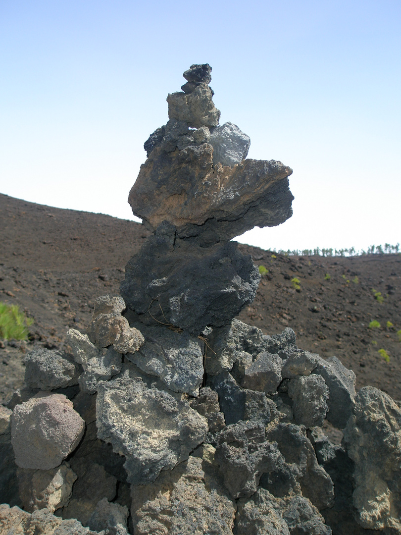 Stein auf Stein (Lavasteine vom Teide)