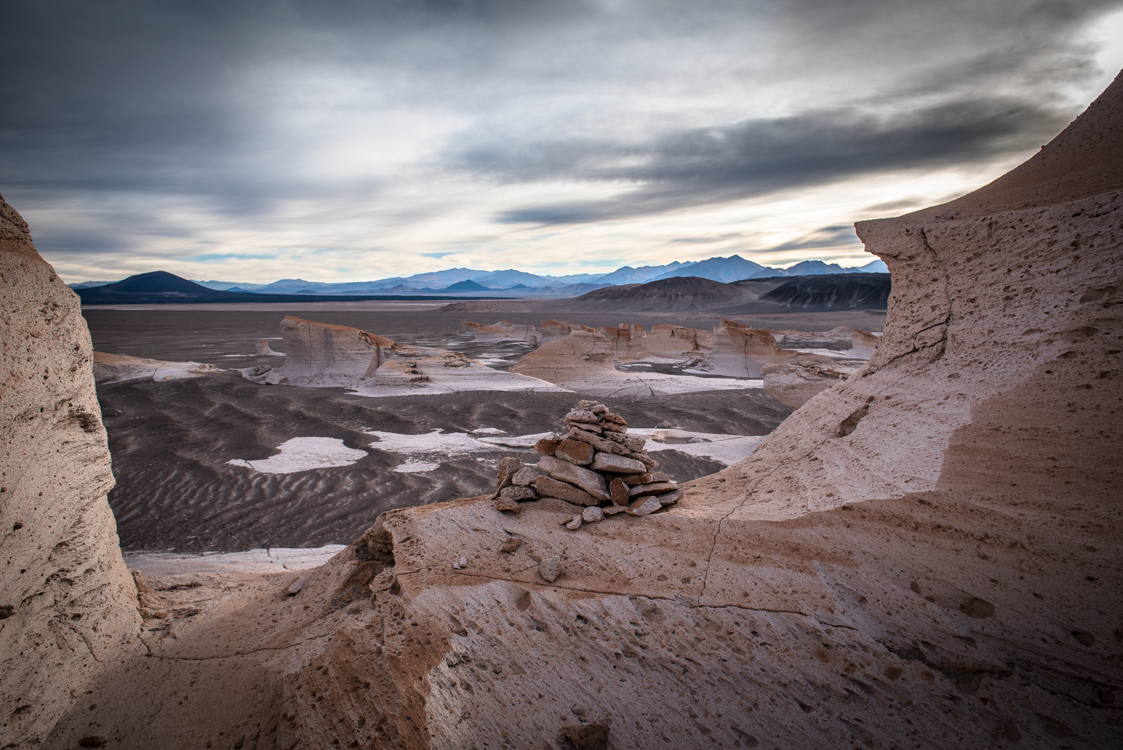 "STEIN AUF STEIN"  Pumice Stone field - Campo de Piedra Pomez