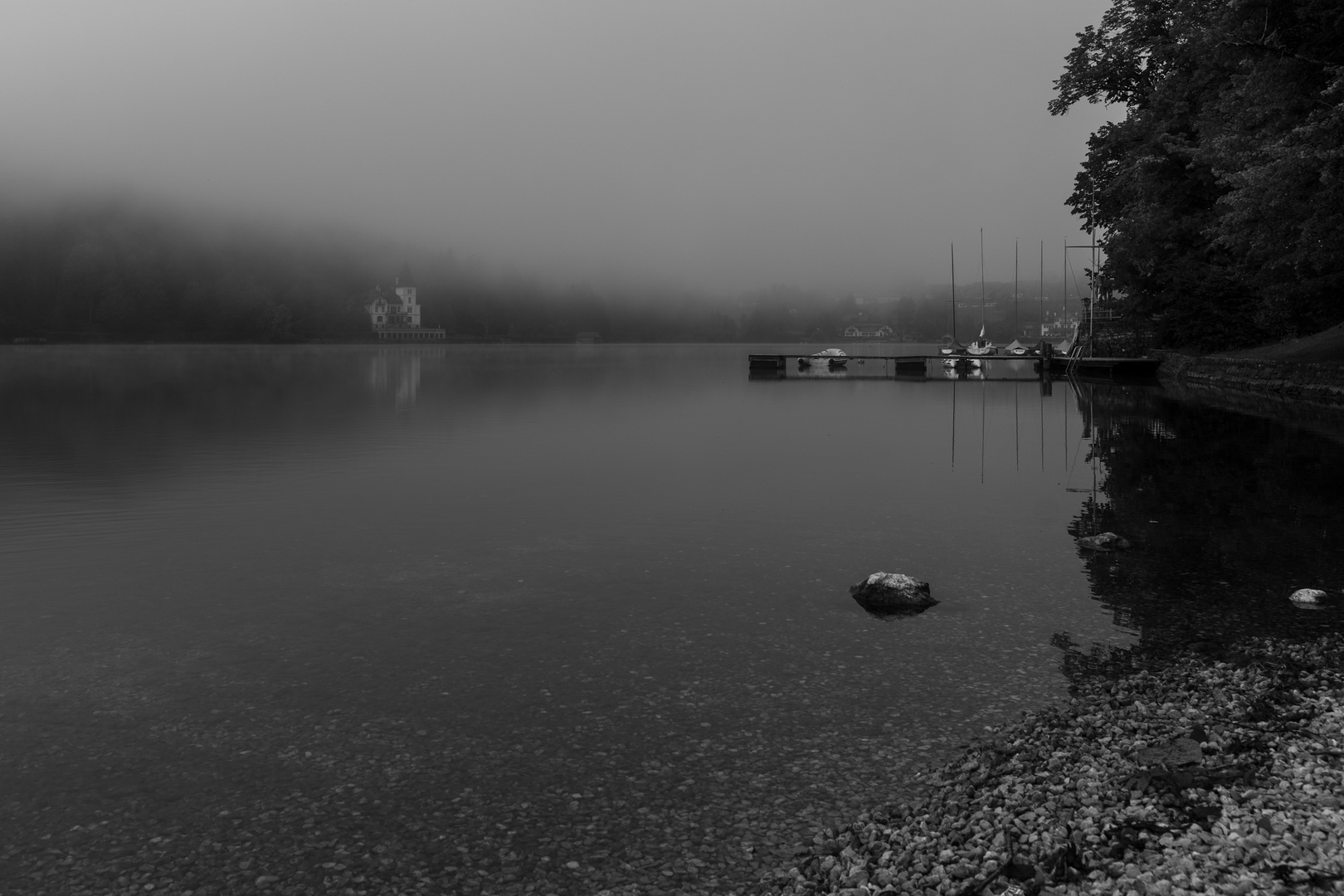 Stein im See