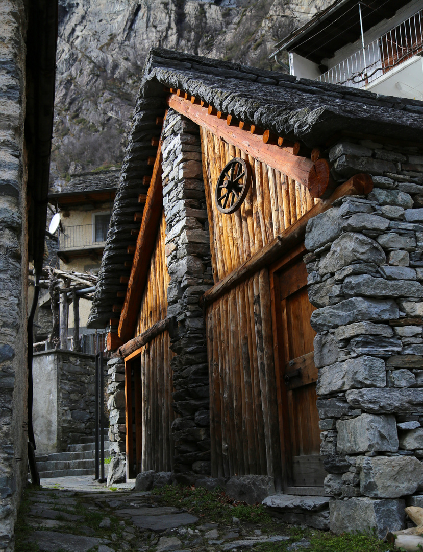 Stein- und Holzbau 