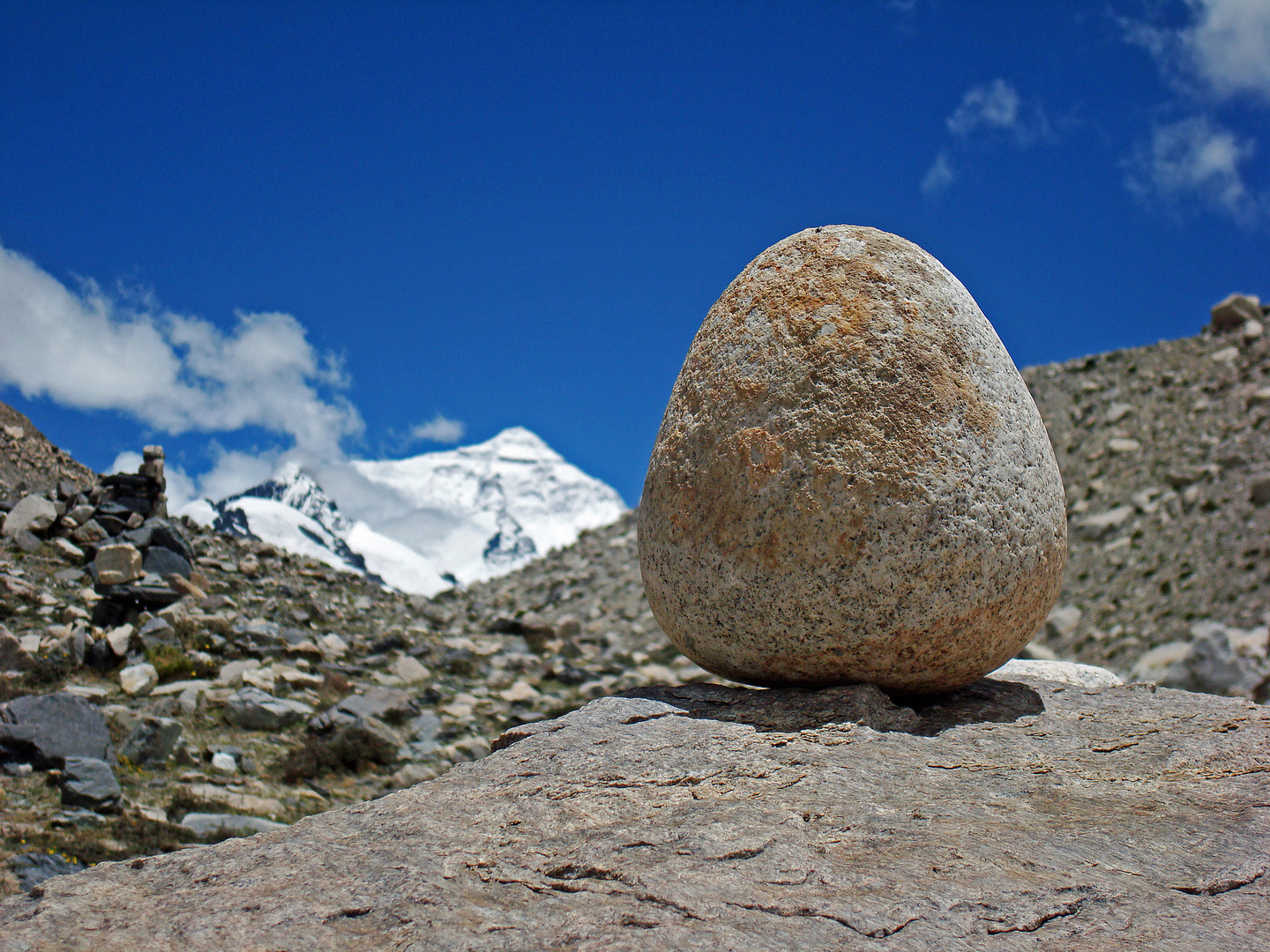 Stein und Mt.Everest