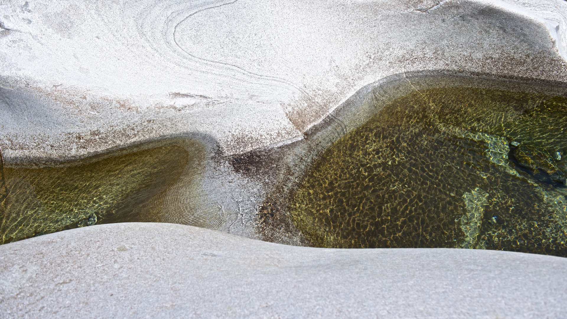 Stein und Wasser