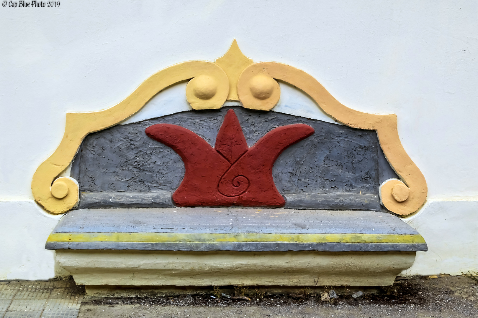 Steinbank bei der kleinen Kapelle auf dem Profitis Ilias