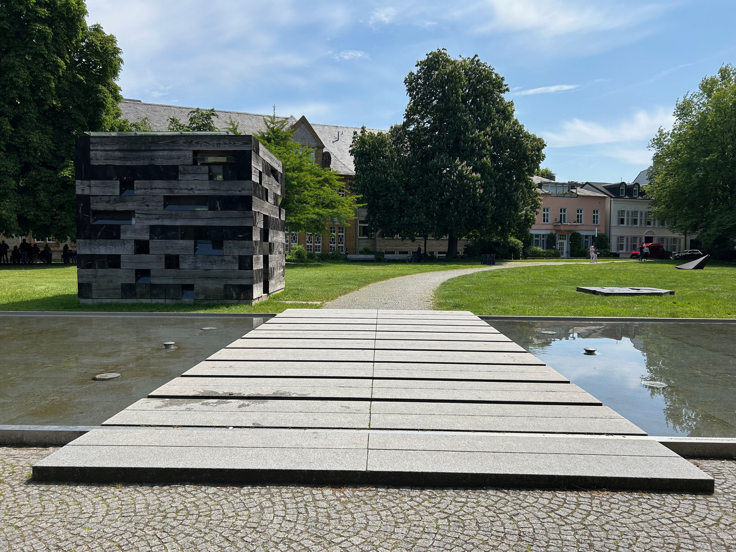 Steinbrücke an der Kunsthalle in Bielefeld