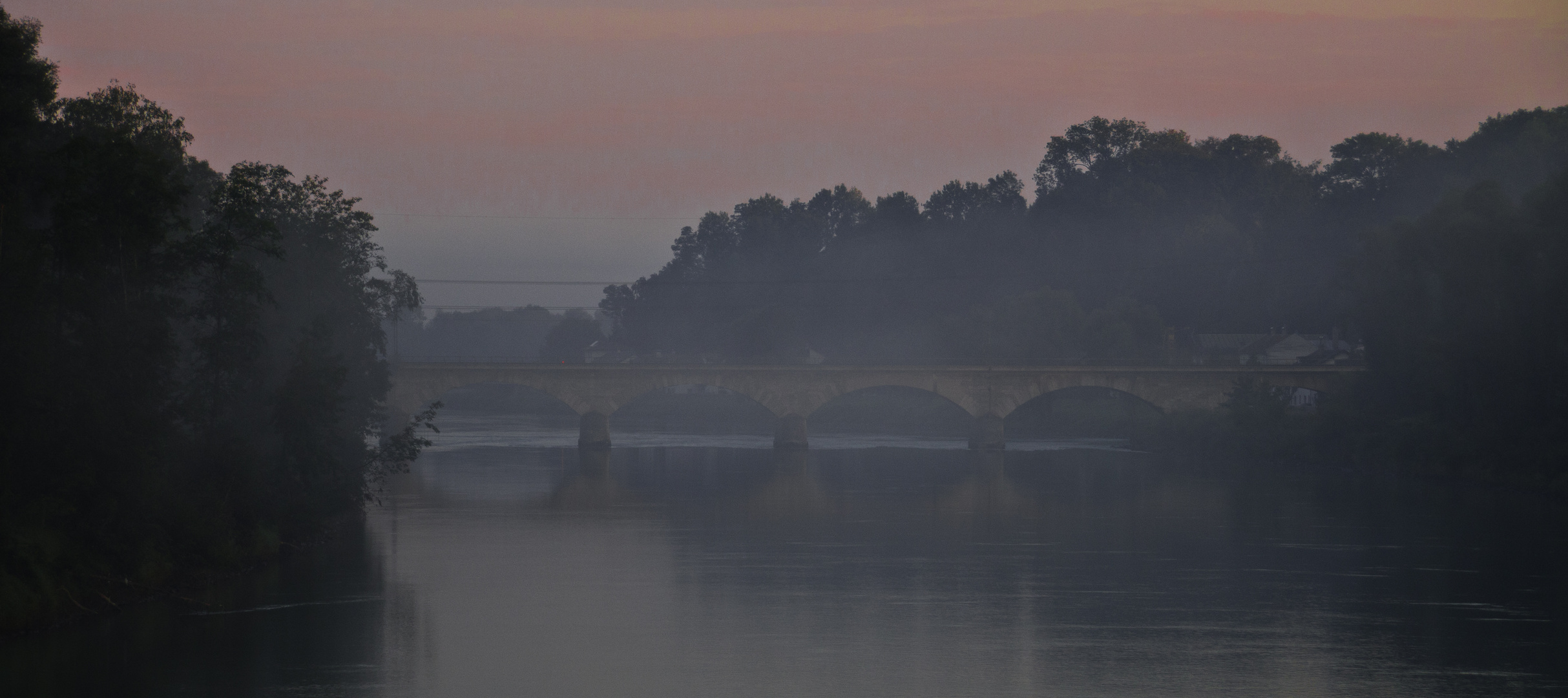 Steinbrücke im rechten Licht