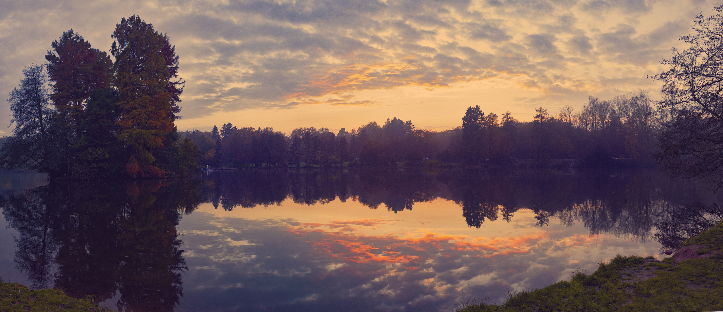 Steinbrücker Teich Darmstadt im Herbst