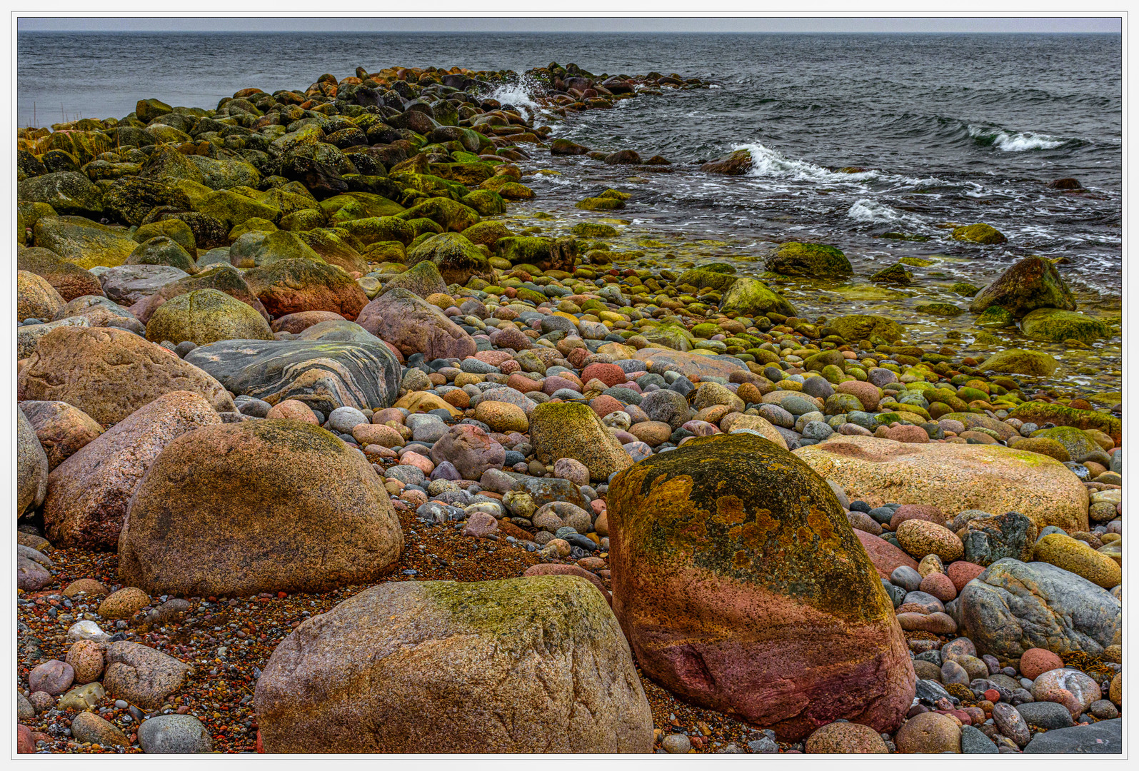 Steine am Meer