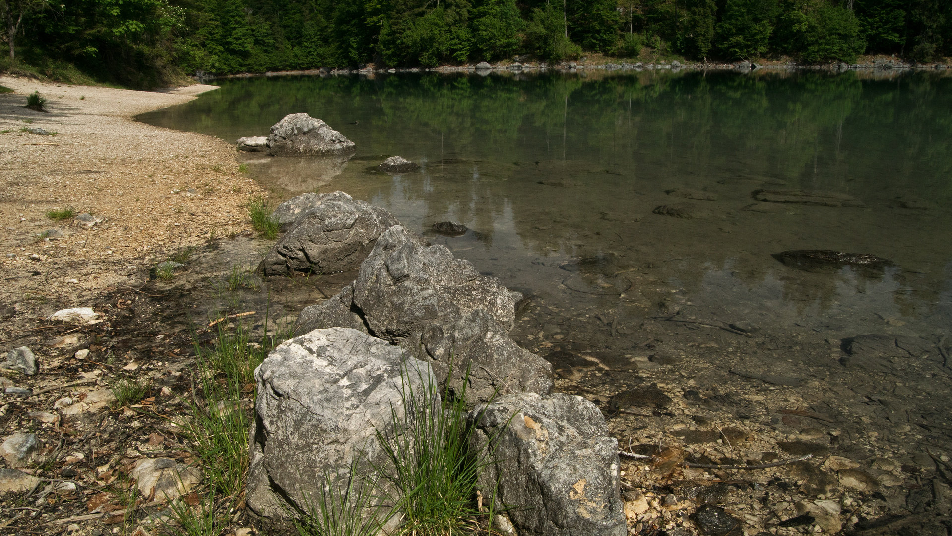 Steine am See