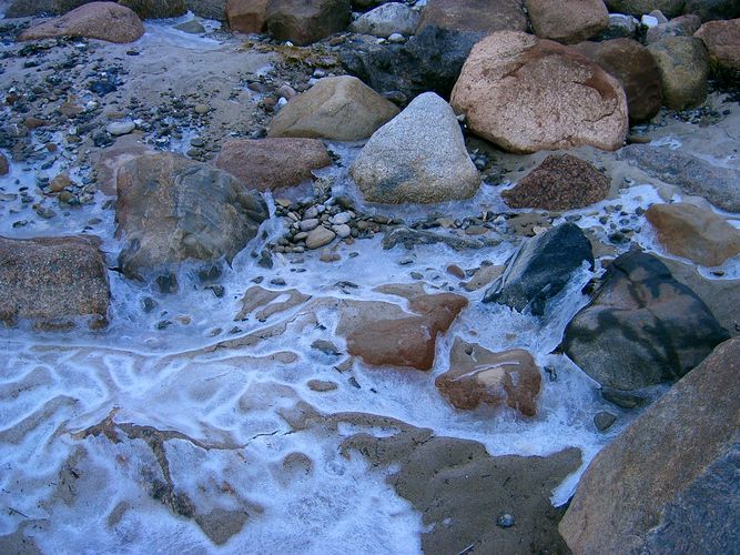 Steine am Strand im Winter...