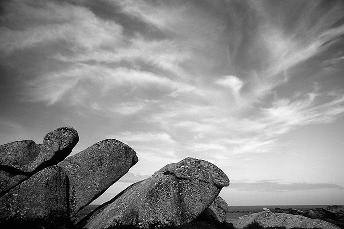 Steine an der Rosa Granitküste