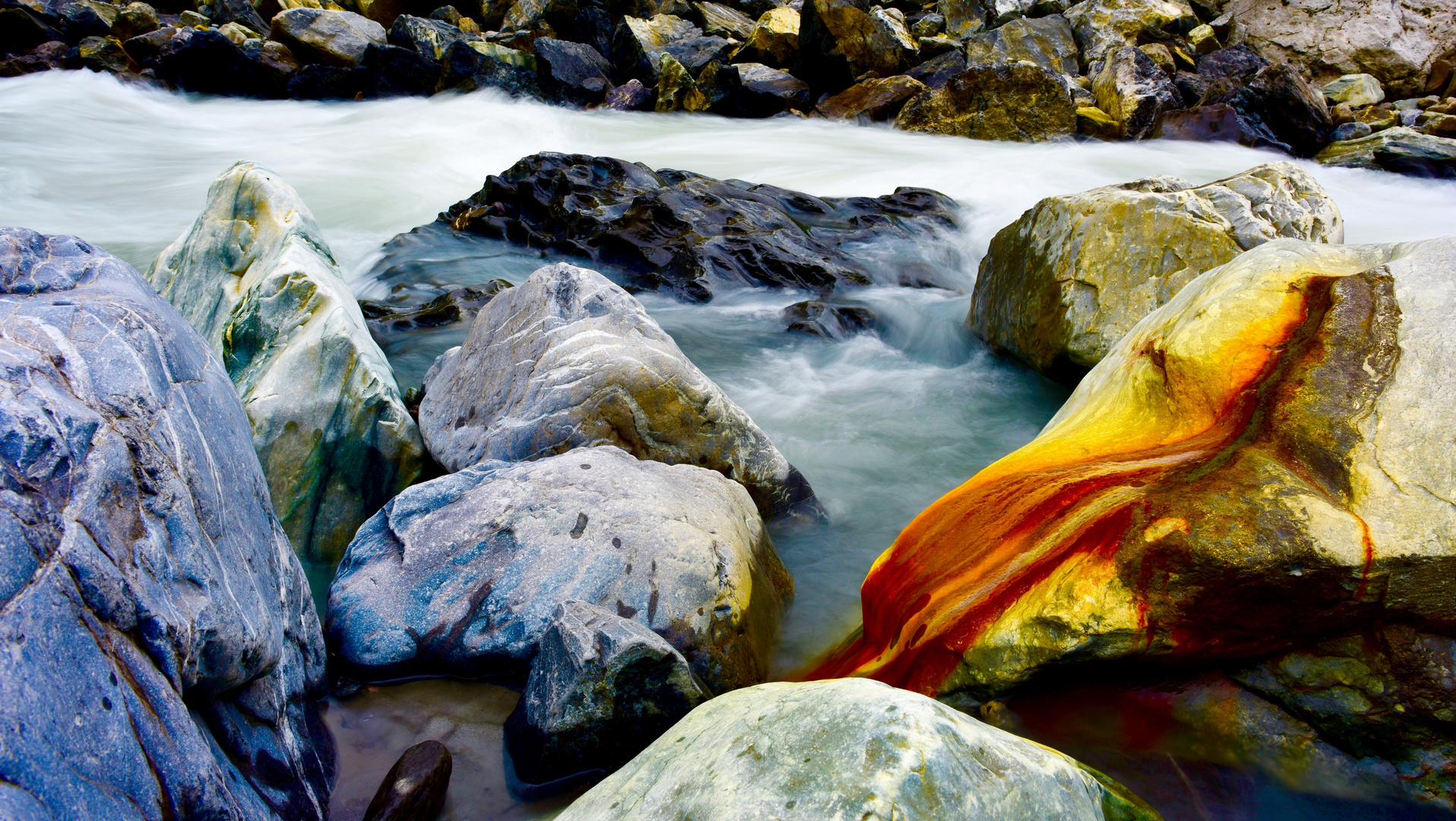 Steine im Fluss