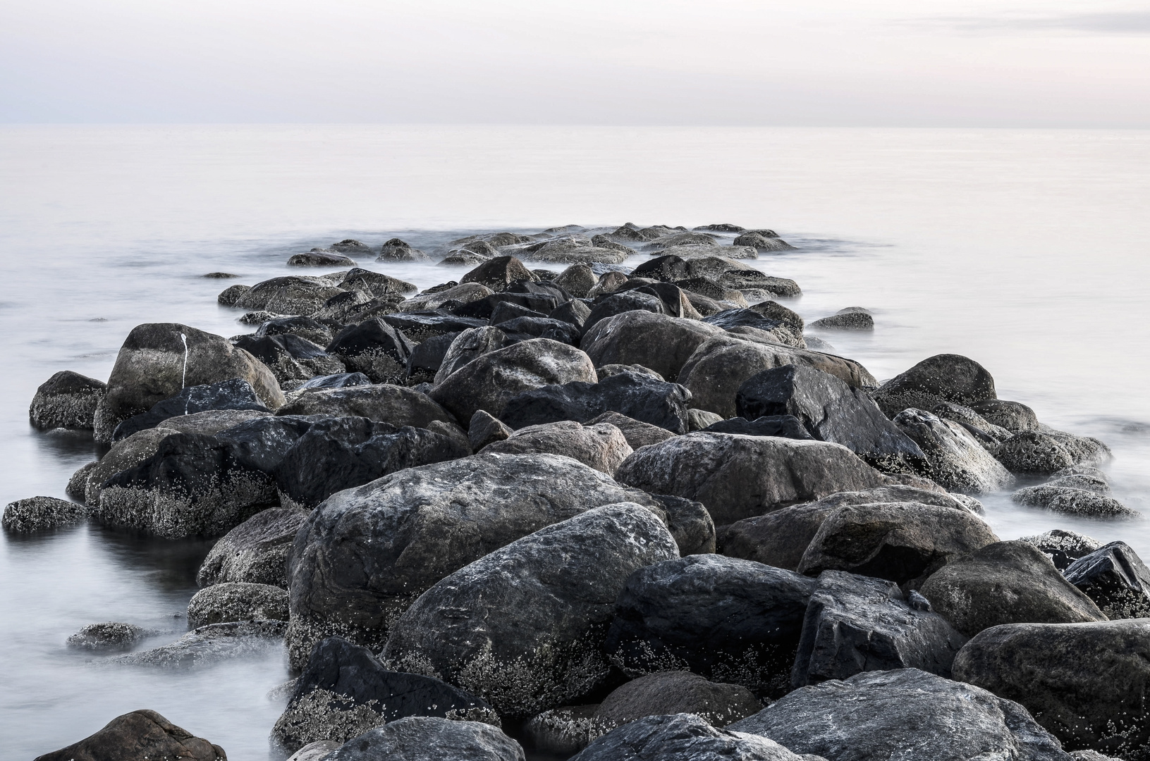 Steine im Meer