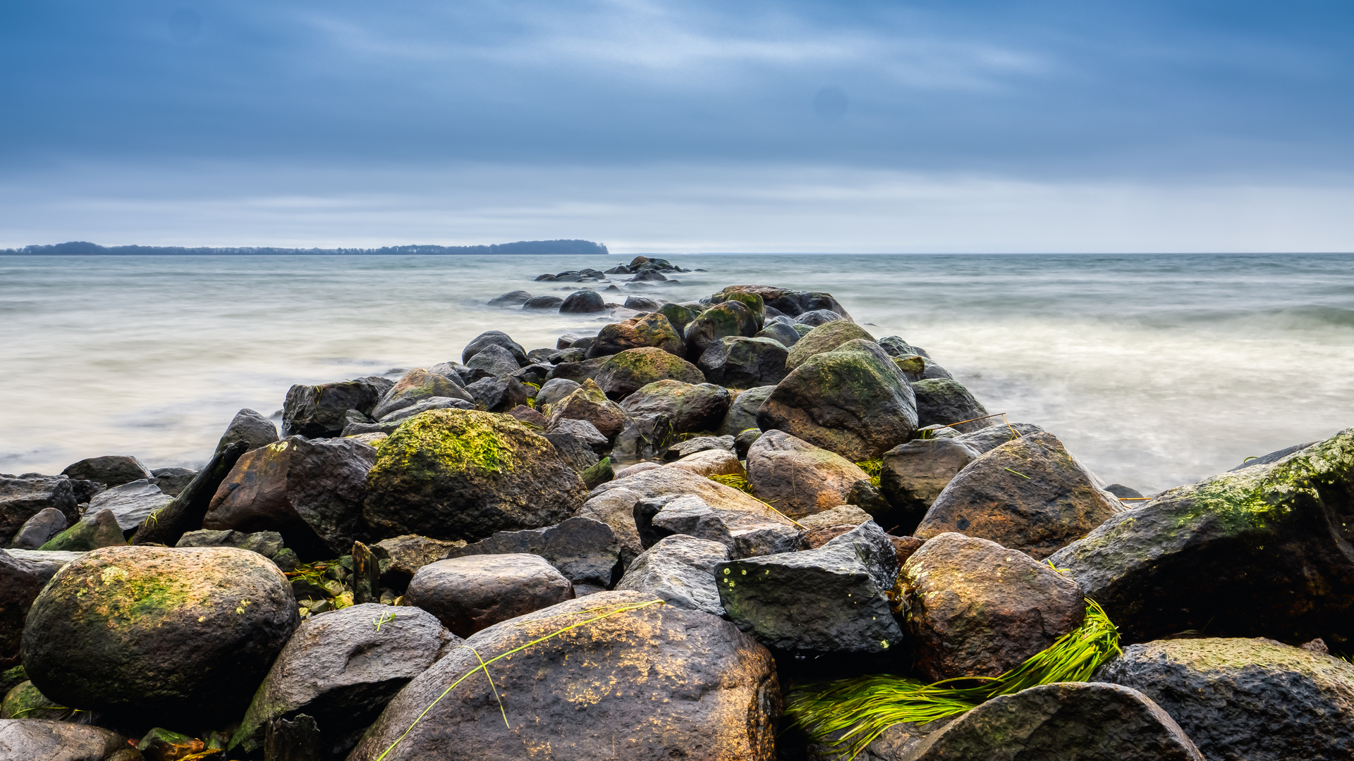 Steine im Meer