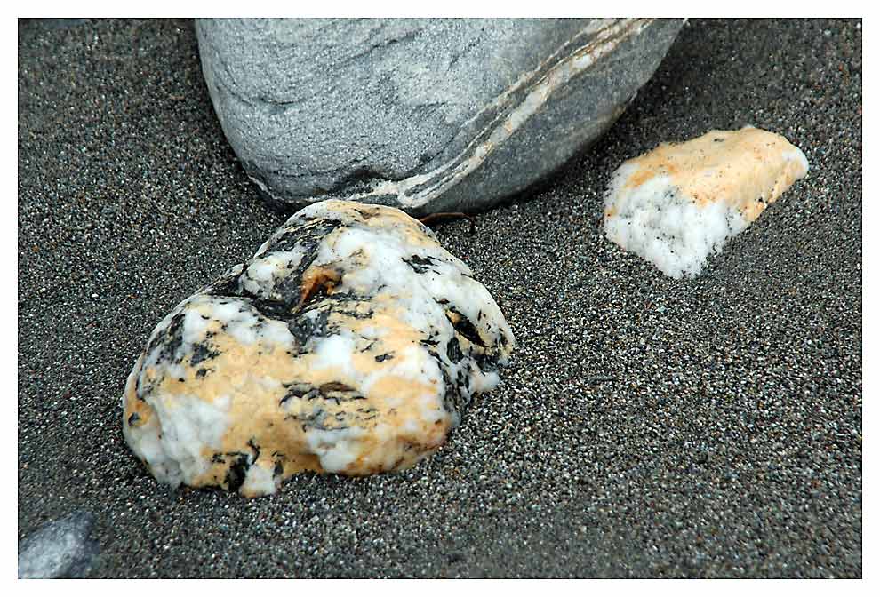 Steine im Sand III