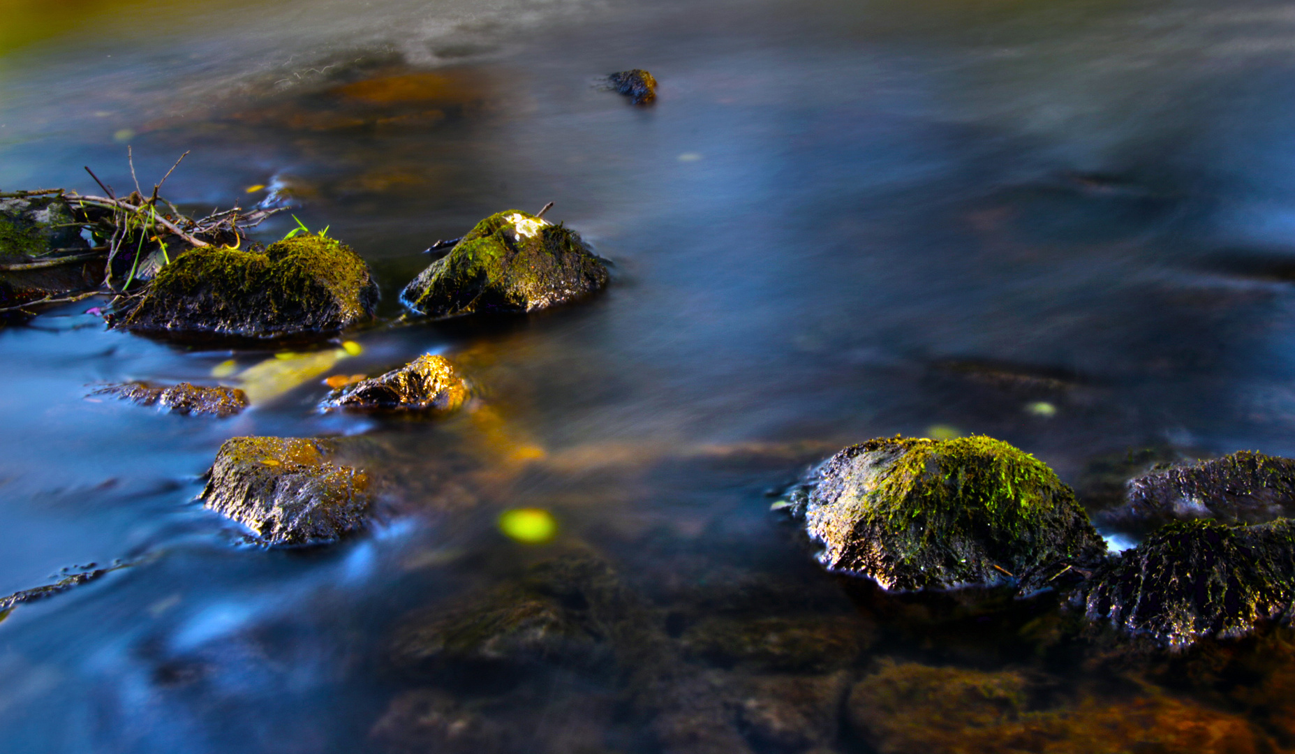 Steine im Wasser