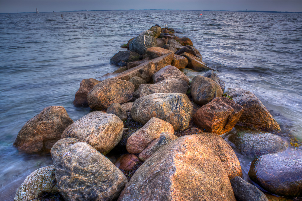 Steine im Wasser.