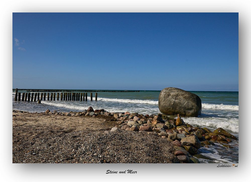 Steine und Meer