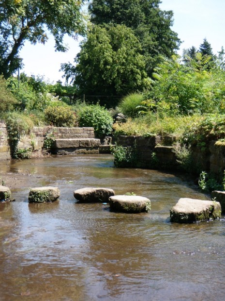 Steinernder Weg