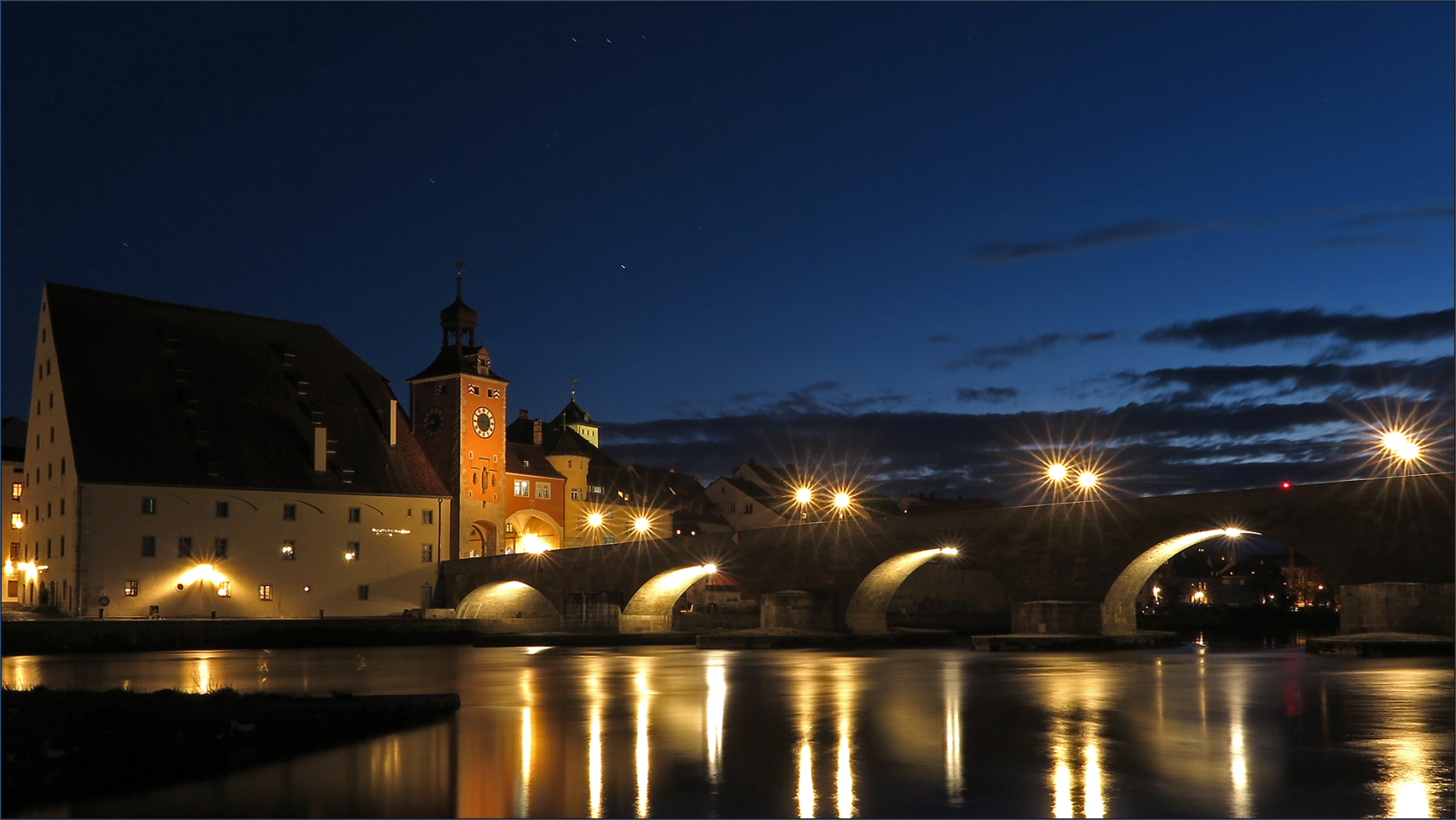 Steinerne Brücke am Abend