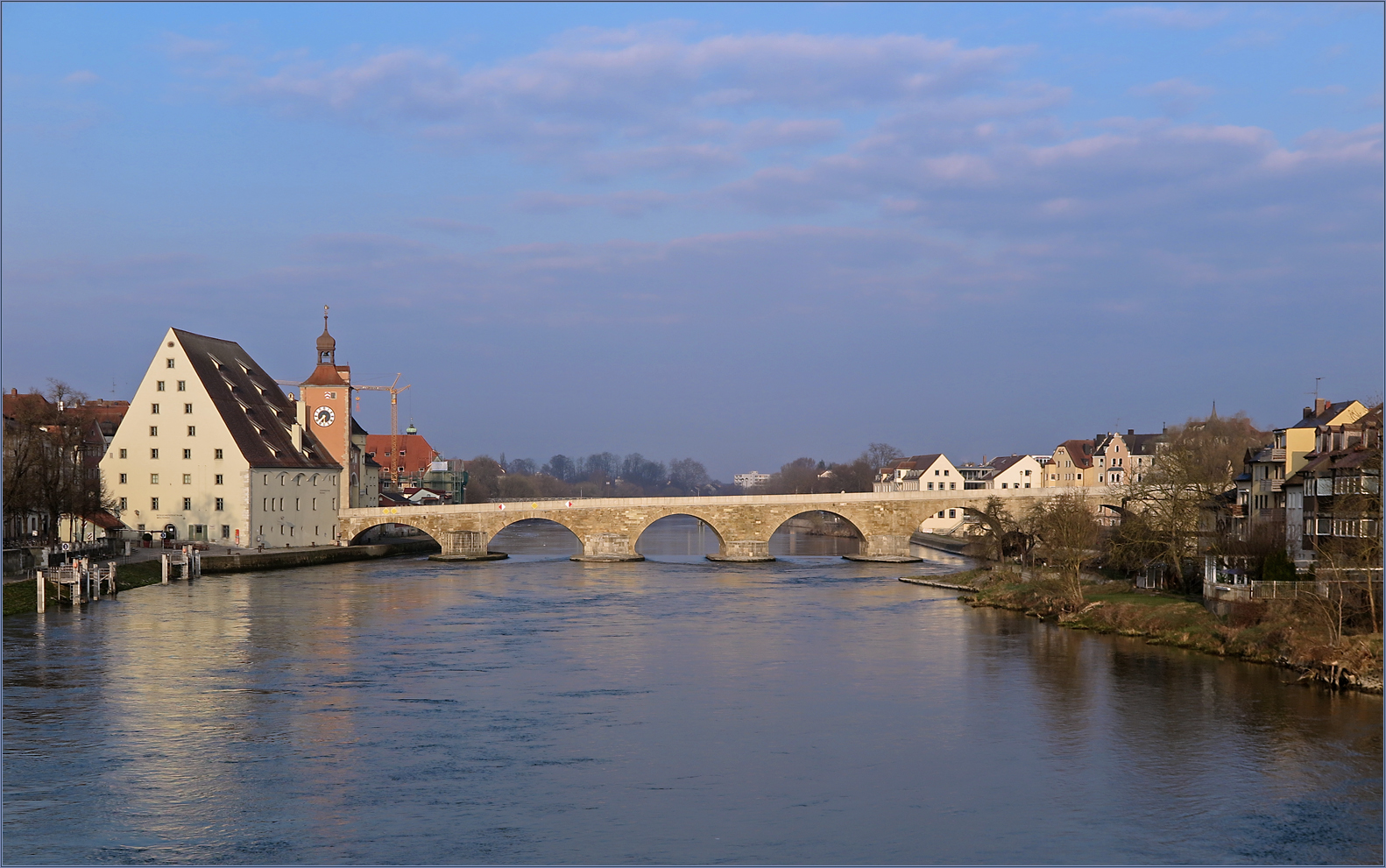 Steinerne Brücke im März - Regensburg