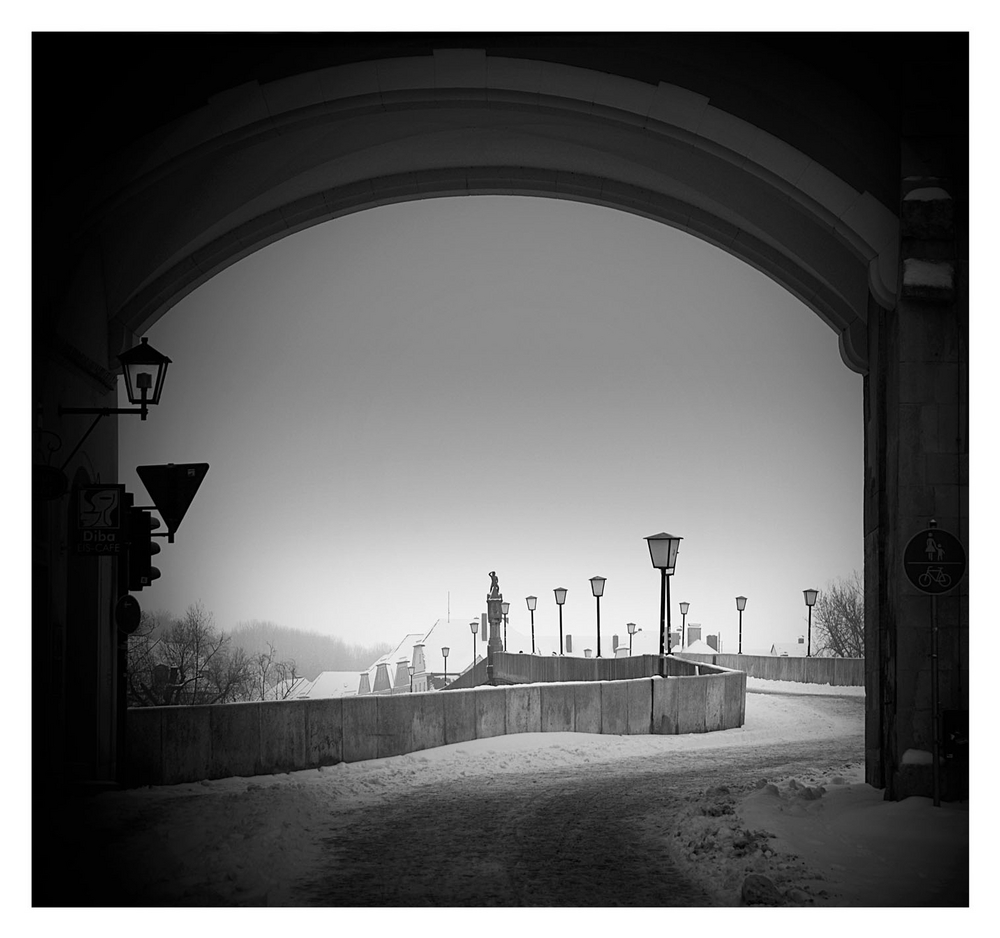 Steinerne Brücke im Winter