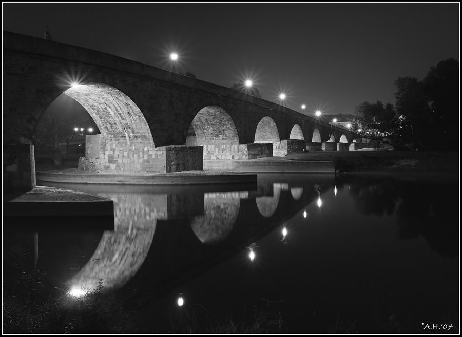 Steinerne Brücke in s/w