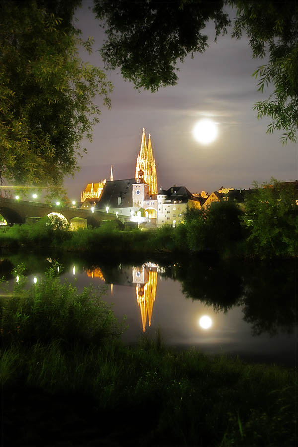 Steinerne Brücke mit Dom