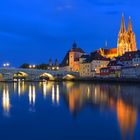 Steinerne Brücke Regensburg zur blauen Stunde