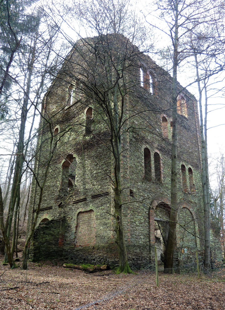 Steinerner Förderturm über Adolph-Schacht