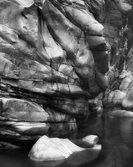 Steinfiguren am Ponte Brolla - Tessin