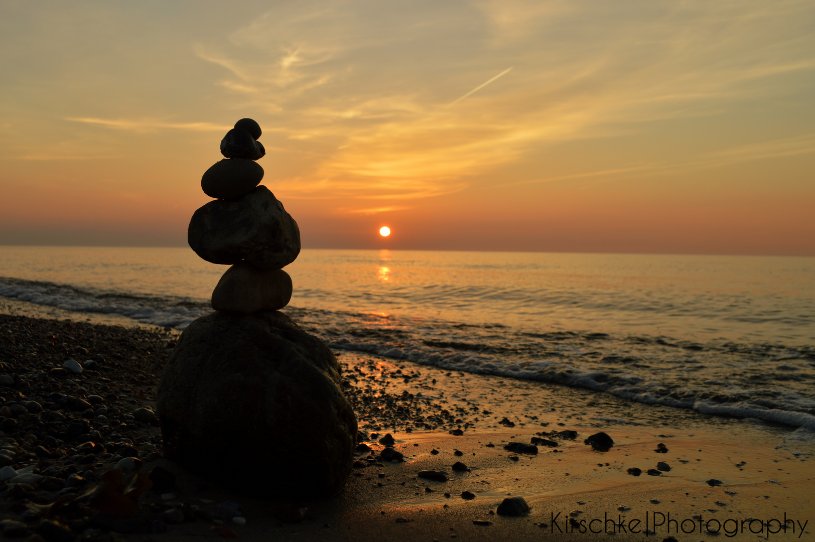 Steinhaufen vor dem Sonnenuntergang