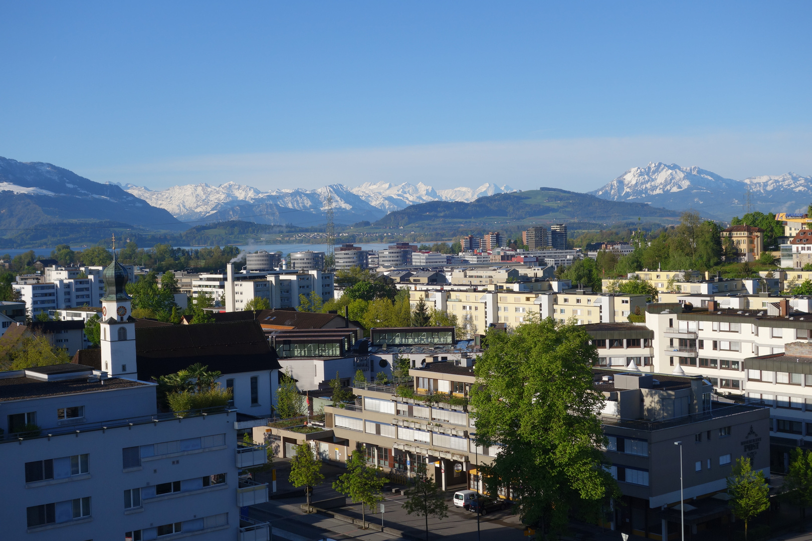 Steinhausen mit Alpen