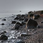 Steinige Frühe an der Ostsee