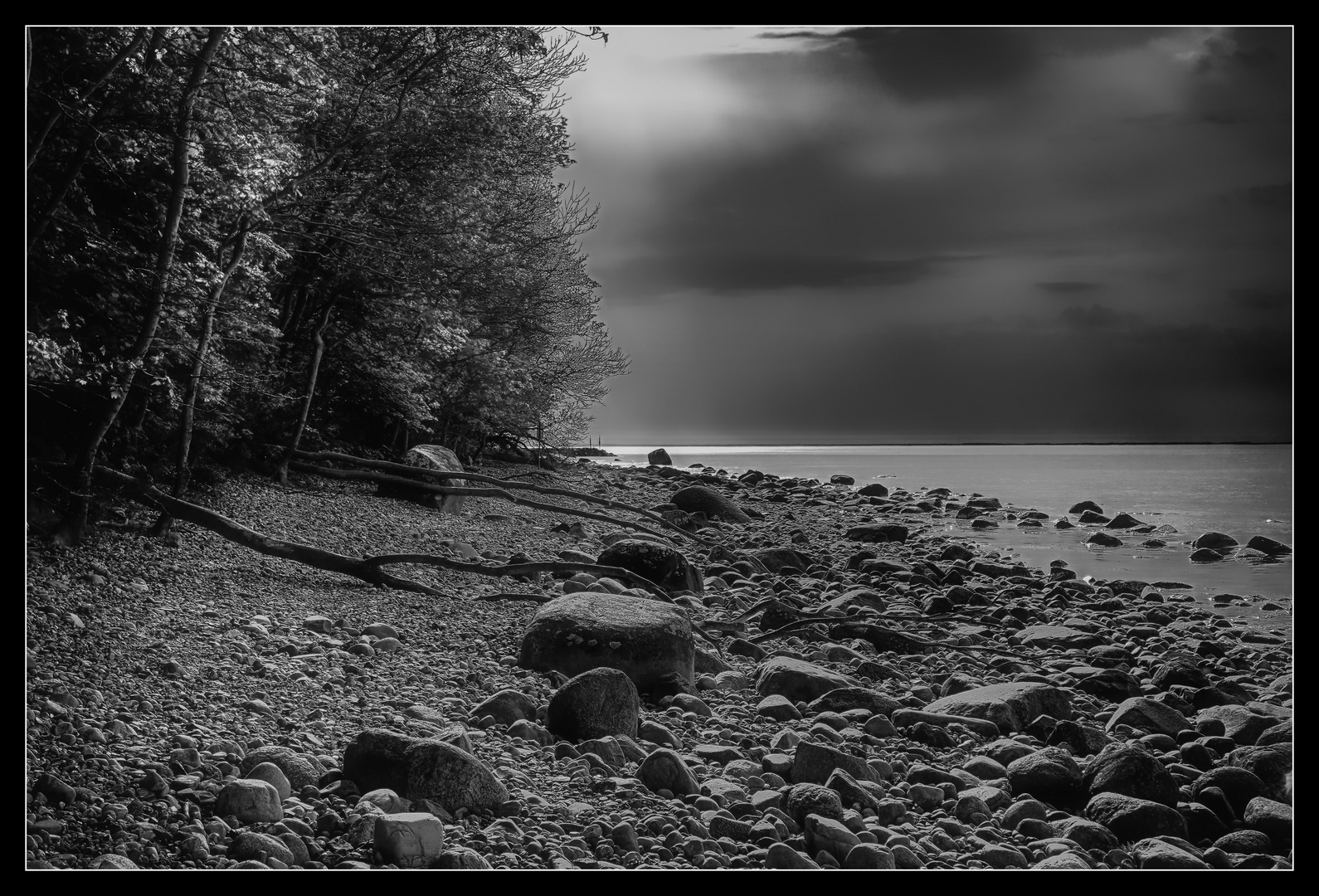 steiniger Strand