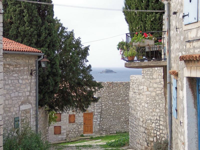 Steiniges Gäßchen in Rovinj