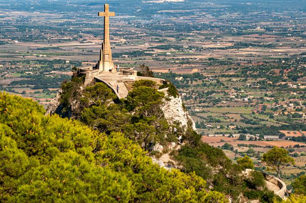 Steinkreuz auf dem Puig Mila