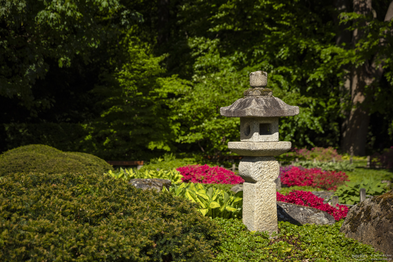 Steinlaterne im Japangarten