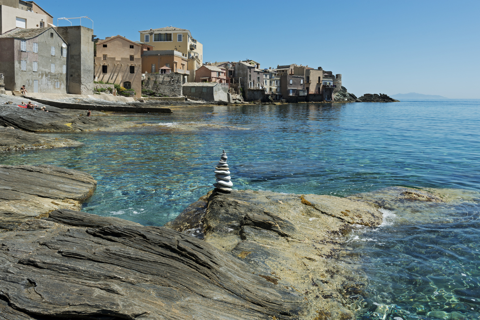 "Steinmännchen" in Erbalunga auf dem Cap Corse