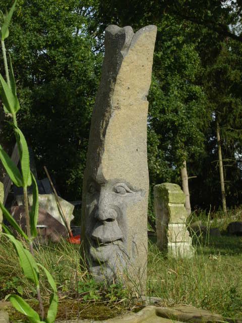 Steinphantasie im grünen