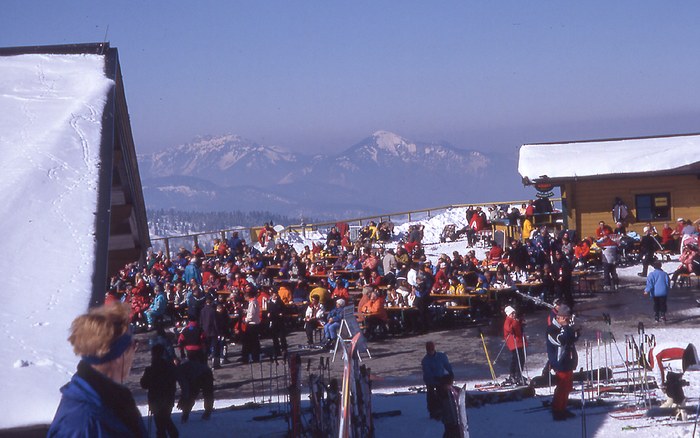 Steinplatte - Mittagpause in der Berghütte