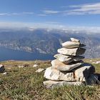 Steinpyramide auf dem Monte Baldo