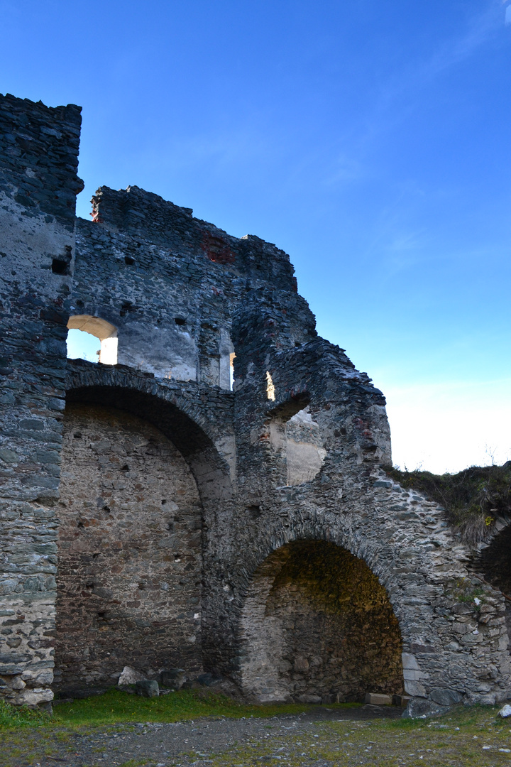 Steinschloss Mariahof Steyermark