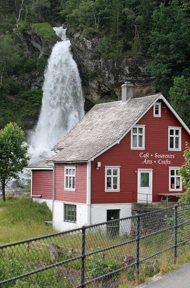 Steinsdalsfossen