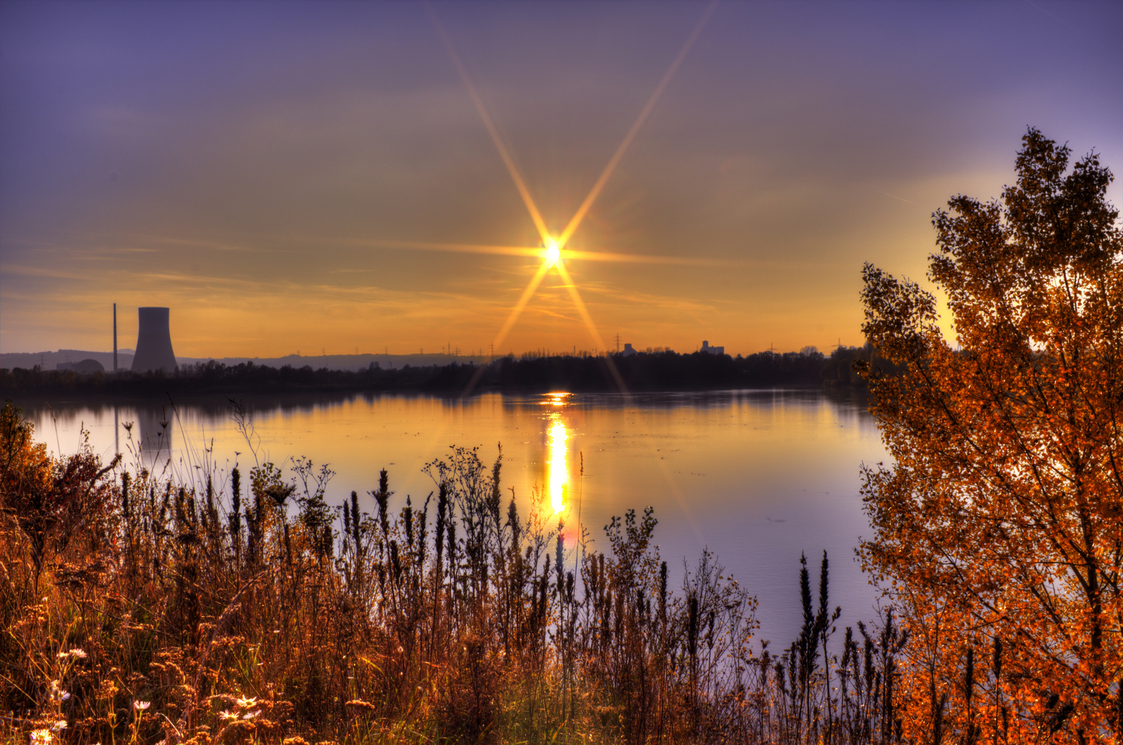 Steinsee im Gegenlicht