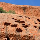 Steinstrukturen am Rande des Uluru