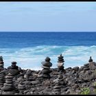 Steintürmchen am Strand von Teneriffa sollen Glück bringen...,